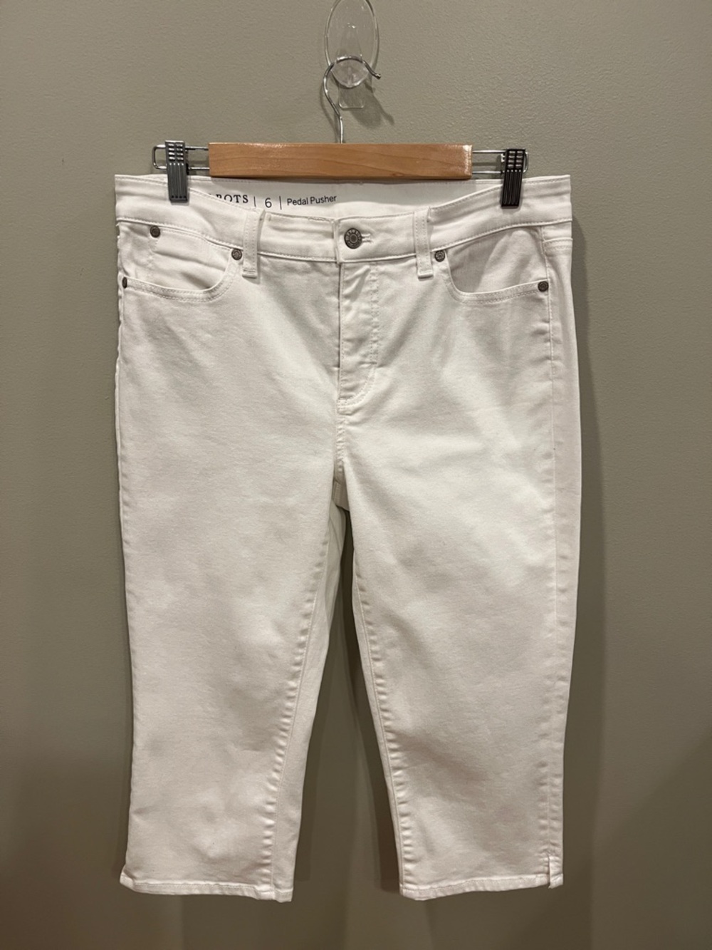 Talbots white denim pedal pusher cropped jeans.